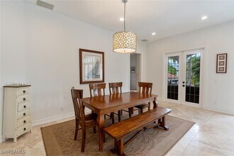656 16th Ave S in Naples, FL - Building Photo - Building Photo