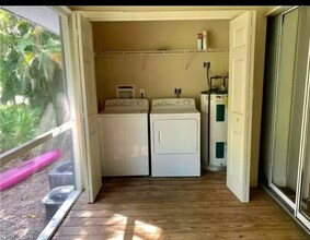 6132 Lakefront Dr in Ft. Myers, FL - Building Photo - Building Photo