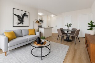 285 Melvin Apartments in Hamilton, ON - Building Photo