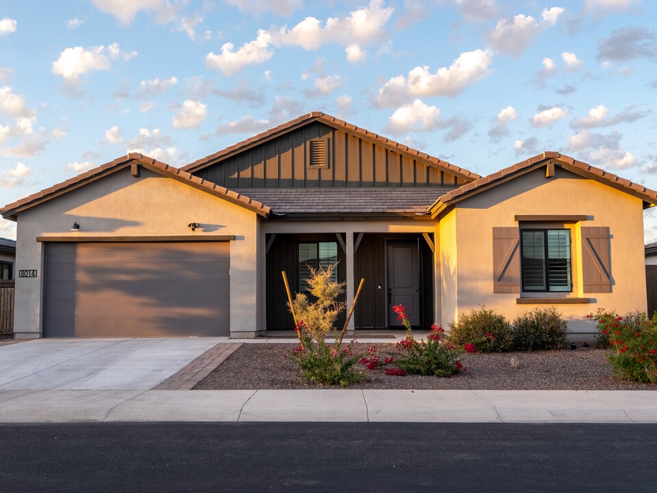 8014 W Nicolet Ave in Glendale, AZ - Building Photo