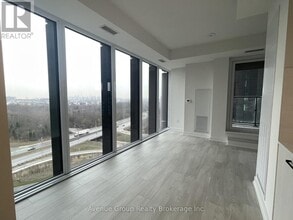 5 Quarrington Lane in Toronto, ON - Building Photo - Building Photo