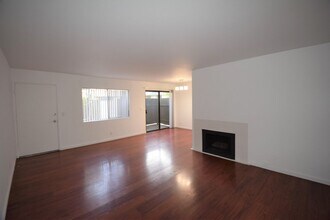 15128-44 in Sherman Oaks, CA - Foto de edificio - Building Photo