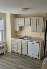 22 Endicott St in Norwood, MA - Building Photo - Building Photo