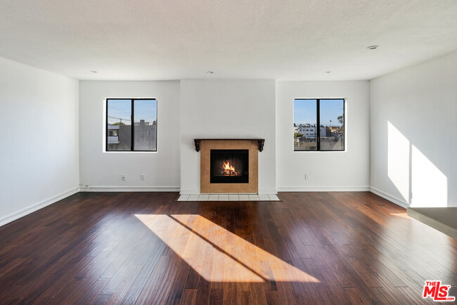 property at 1216 S Saltair Ave