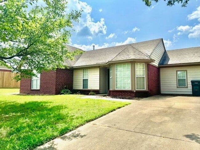 7759 Parkwood Cove