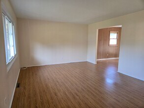10 Calvin Rd in Kendall Park, NJ - Building Photo - Building Photo