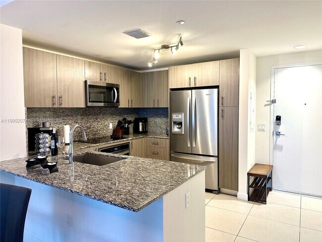 5350 NW 84th Ave in Doral, FL - Foto de edificio - Building Photo