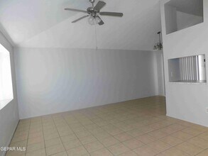11957 Picasso Dr in El Paso, TX - Building Photo - Building Photo