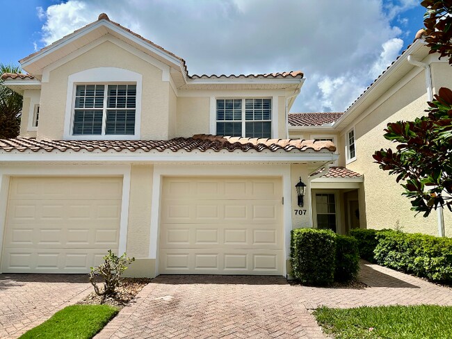 1345 Henley St in Naples, FL - Building Photo - Building Photo