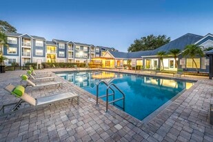 Audubon Village in Tampa, FL - Building Photo