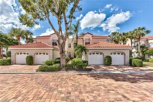 1515 Clermont Dr, Unit 202 in Naples, FL - Building Photo