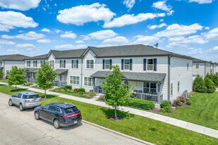 65 E Robinson Ave in Cortland, IL - Building Photo