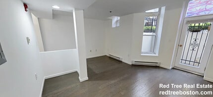 31 Queensberry St, Unit B in Boston, MA - Foto de edificio - Building Photo