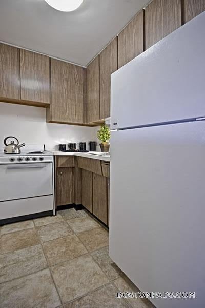 1455 Commonwealth Ave in Boston, MA - Building Photo - Building Photo