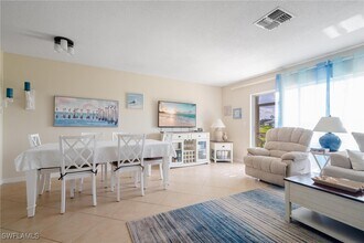 25480 Cockleshell Dr in Bonita Springs, FL - Foto de edificio - Building Photo