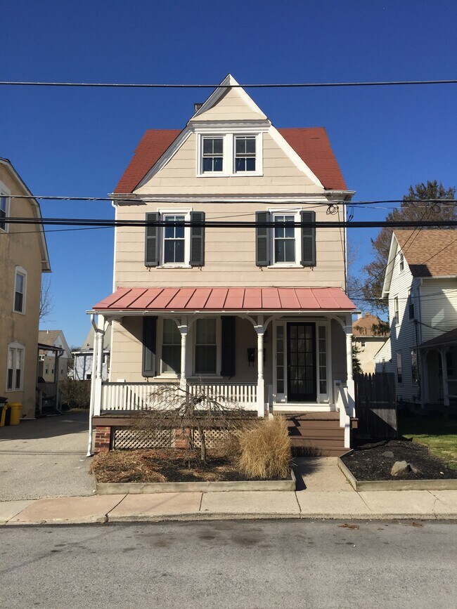 32 S Merion Ave, Unit 2 in Bryn Mawr, PA - Building Photo - Building Photo