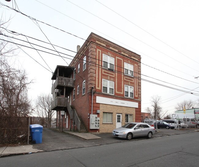 273 S Leonard St in Waterbury, CT - Foto de edificio - Building Photo