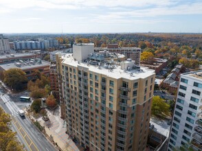 1200 East West in Silver Spring, MD - Foto de edificio - Building Photo