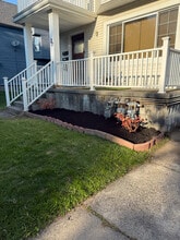 37 Holland Pl, Unit Upper Front Unit #2 in Buffalo, NY - Building Photo - Building Photo