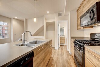 5671 W 11th Pl in Lakewood, CO - Building Photo - Building Photo