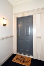 11322 Westbrook Mill Ln, Unit 302 in Fairfax, VA - Building Photo - Building Photo