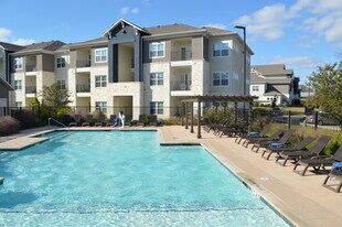 Live Oak Apartments in Georgetown, TX - Building Photo