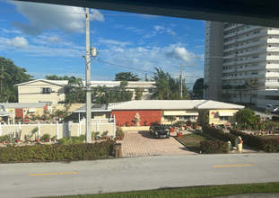 Sea Shell Apartments in Deerfield Beach, FL - Building Photo - Building Photo