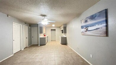 2209 Madrid Ct in Arlington, TX - Building Photo - Building Photo