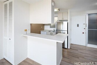4970 Kilauea Ave in Honolulu, HI - Building Photo - Building Photo