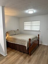 1708 Holloman Dr, Unit Apt. 9 in Port Lavaca, TX - Foto de edificio - Building Photo