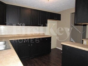 5507 Armstrong Dr in Indianapolis, IN - Building Photo - Building Photo