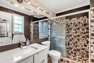 320 SE 10th Ave in Pompano Beach, FL - Building Photo - Building Photo