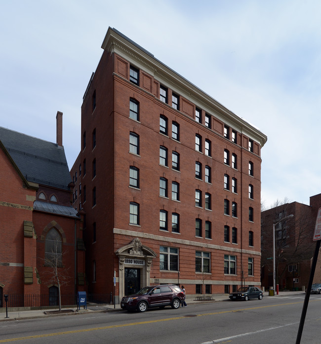 1890 House in Providence, RI - Foto de edificio - Building Photo