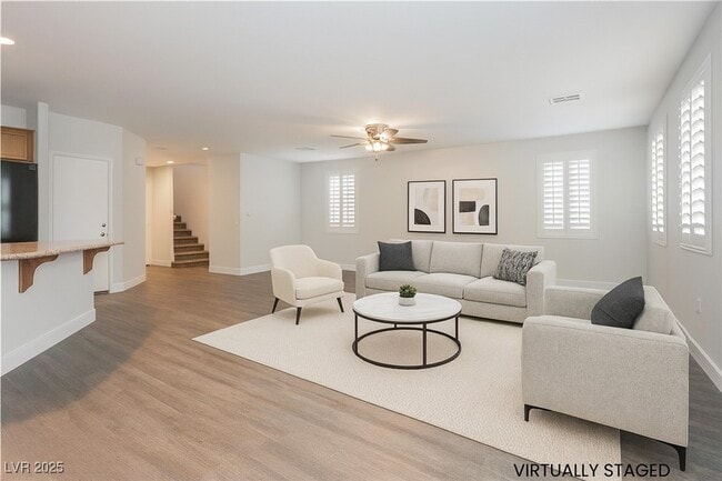 property at 971 Huntington Cove Pkwy