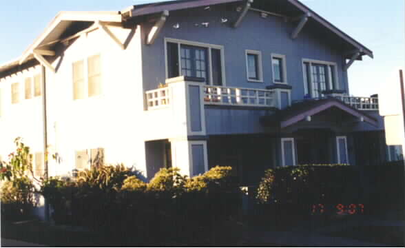 1088-1094 E Santa Clara St in Ventura, CA - Building Photo - Building Photo