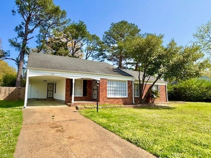 3040 Egan Dr in Memphis, TN - Building Photo