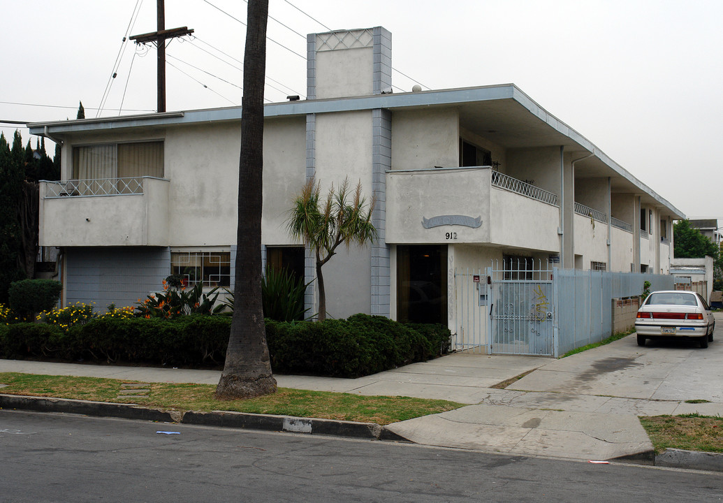 912 E La Brea Dr in Inglewood, CA - Foto de edificio