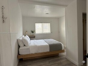 316 Surfside Blvd in Surfside, FL - Building Photo - Building Photo