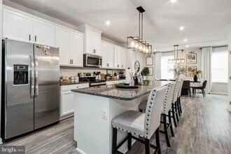 530 View Point Way in Fredericksburg, VA - Building Photo - Building Photo