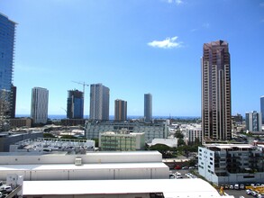 801 S King St in Honolulu, HI - Building Photo - Building Photo