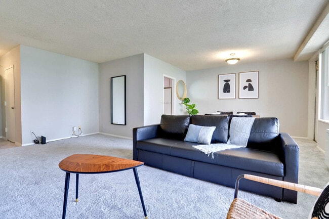 2111 Richmond Hwy
