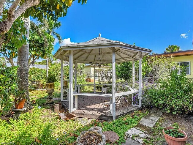 1227 Trail Terrace Dr in Naples, FL - Building Photo - Building Photo