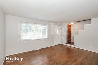 9216 Maverick Dr in Cincinnati, OH - Building Photo - Building Photo