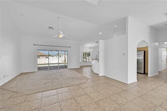 16 NW 12th Pl in Cape Coral, FL - Building Photo - Building Photo