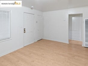 9866 Koford Rd in Oakland, CA - Building Photo - Building Photo