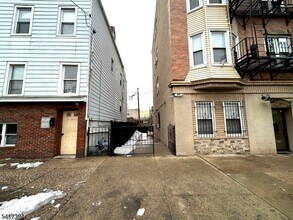 239 Harrison Ave in Harrison, NJ - Building Photo - Building Photo