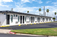 Studios On Fourth in McAllen, TX - Foto de edificio - Building Photo