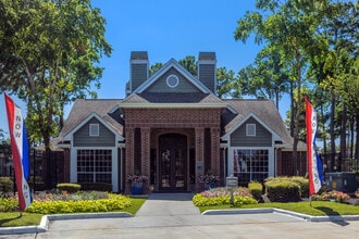 Lakeview Apartments in Houston, TX - Building Photo - Building Photo