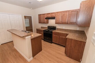 2410 Thorney Ct in Houston, TX - Building Photo - Building Photo