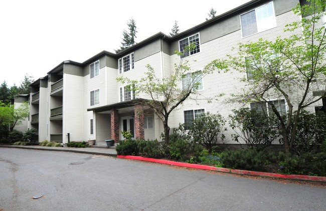 Hampstead Apartments in Issaquah, WA - Building Photo - Building Photo